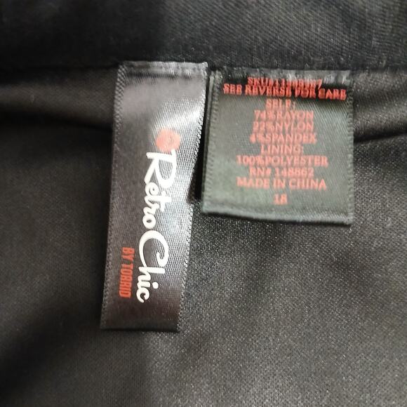 Retro Chic 18 black sleeveless collared side-zip bodycon dress w/rear kick-pleat - Picture 2 of 14